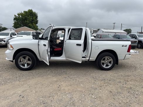 Used 2016 RAM 1500 Express image 28