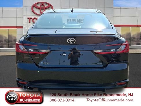 Certified 2026 Toyota Camry SE FWD image 5