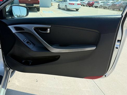Used 2013 Hyundai Elantra SE image 27