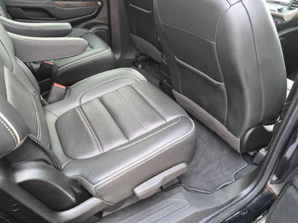 Used 2022 GMC Acadia Denali w/ Black Diamond Edition FWD image 28