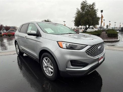 Used 2024 Ford Edge SEL image 2