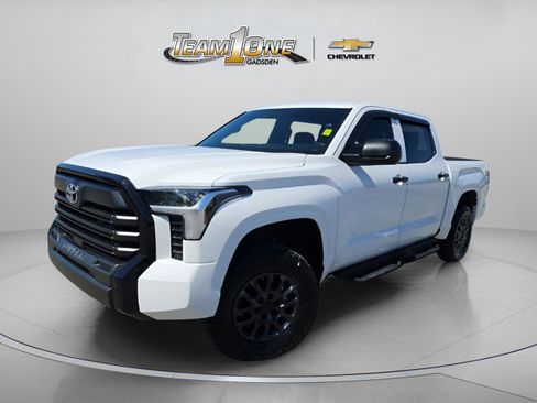 Used 2025 Toyota Tundra SR AWD/4WD image 4