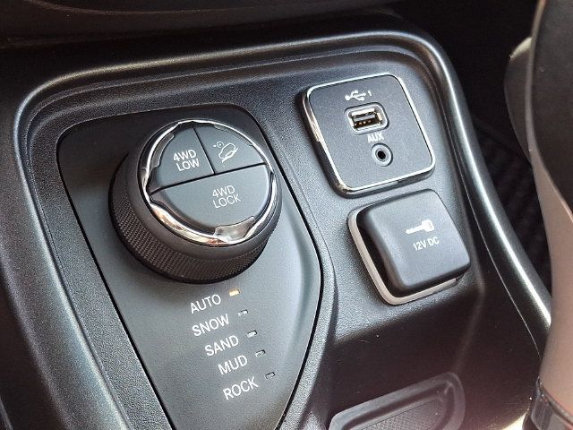 Used 2019 Jeep Compass Trailhawk AWD/4WD image 23
