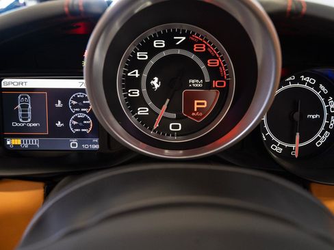 Used 2017 Ferrari California T image 10