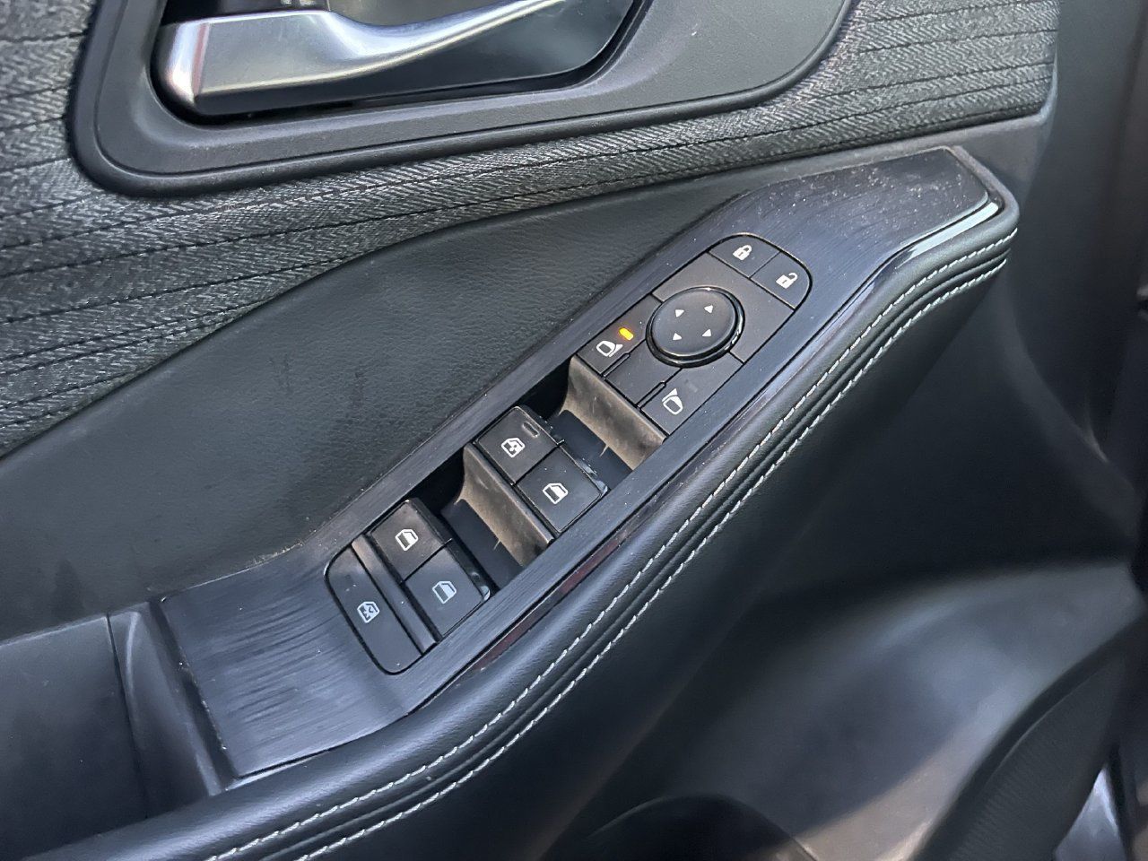 Used 2021 Nissan Rogue SV FWD image 12