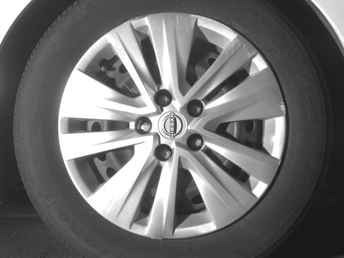 Used 2025 Nissan Sentra S image 13