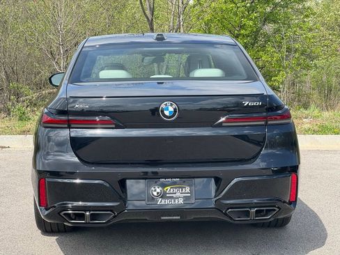New 2026 BMW 760i xDrive w/ Premium Package AWD/4WD image 5