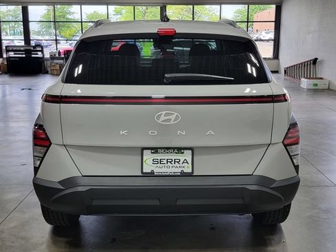 Used 2025 Hyundai Kona SEL FWD image 6