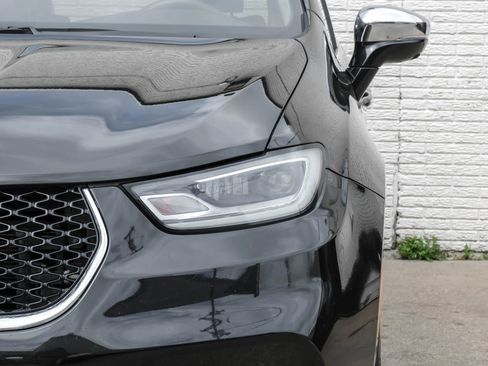 Used 2022 Chrysler Pacifica Limited FWD image 38