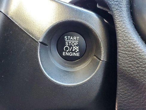 Used 2019 Jeep Compass Latitude w/ Cold Weather Group image 14