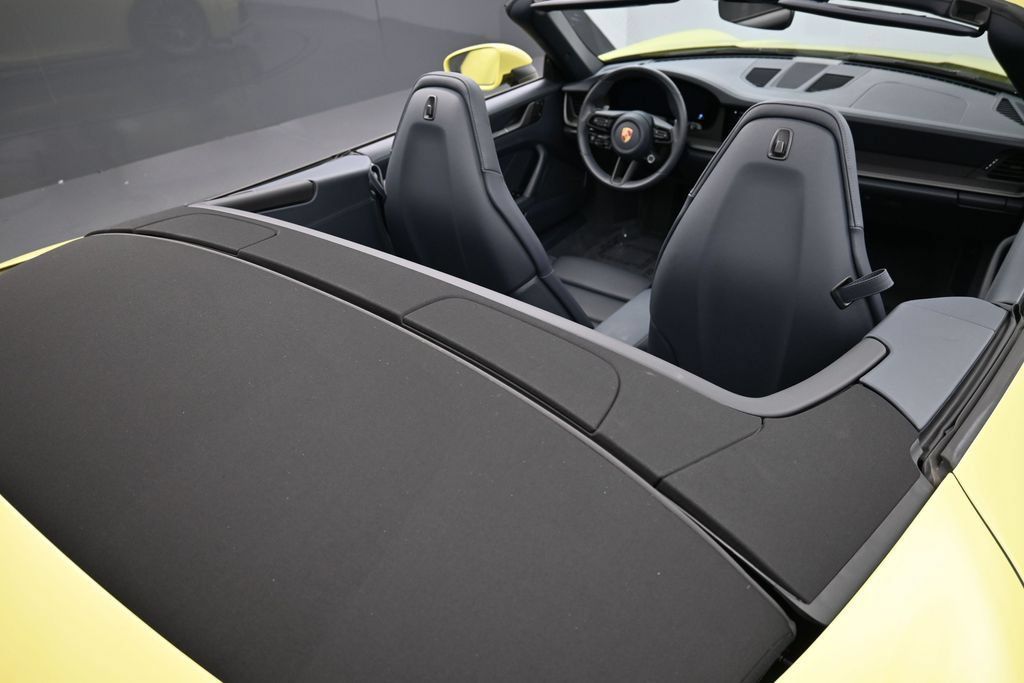 Certified 2025 Porsche 911 Carrera RWD image 27