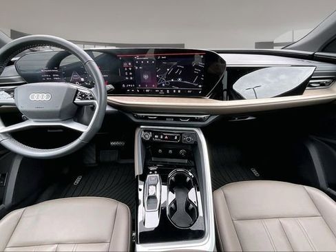 Used 2025 Audi Q5 Premium w/ Premium Plus AWD/4WD image 7