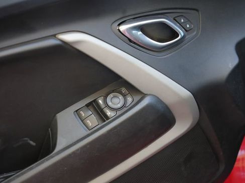 Used 2020 Chevrolet Camaro LT RWD image 17