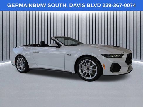Used 2025 Ford Mustang GT Premium RWD image 3