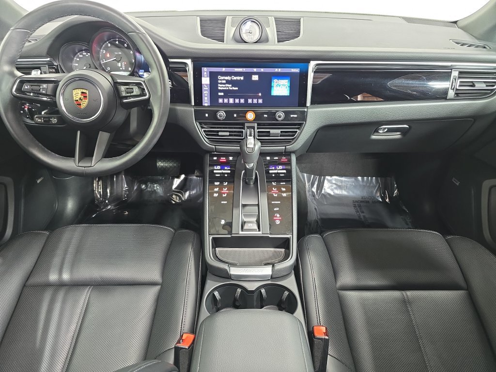 Certified 2026 Porsche Macan AWD/4WD image 13