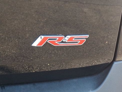 Used 2023 Chevrolet Traverse RS image 32