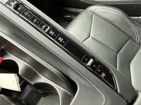 Used 2020 Chevrolet Corvette Stingray Coupe w/ Z51 Performance Package image 21