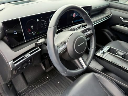 Used 2025 Hyundai Tucson Limited image 13