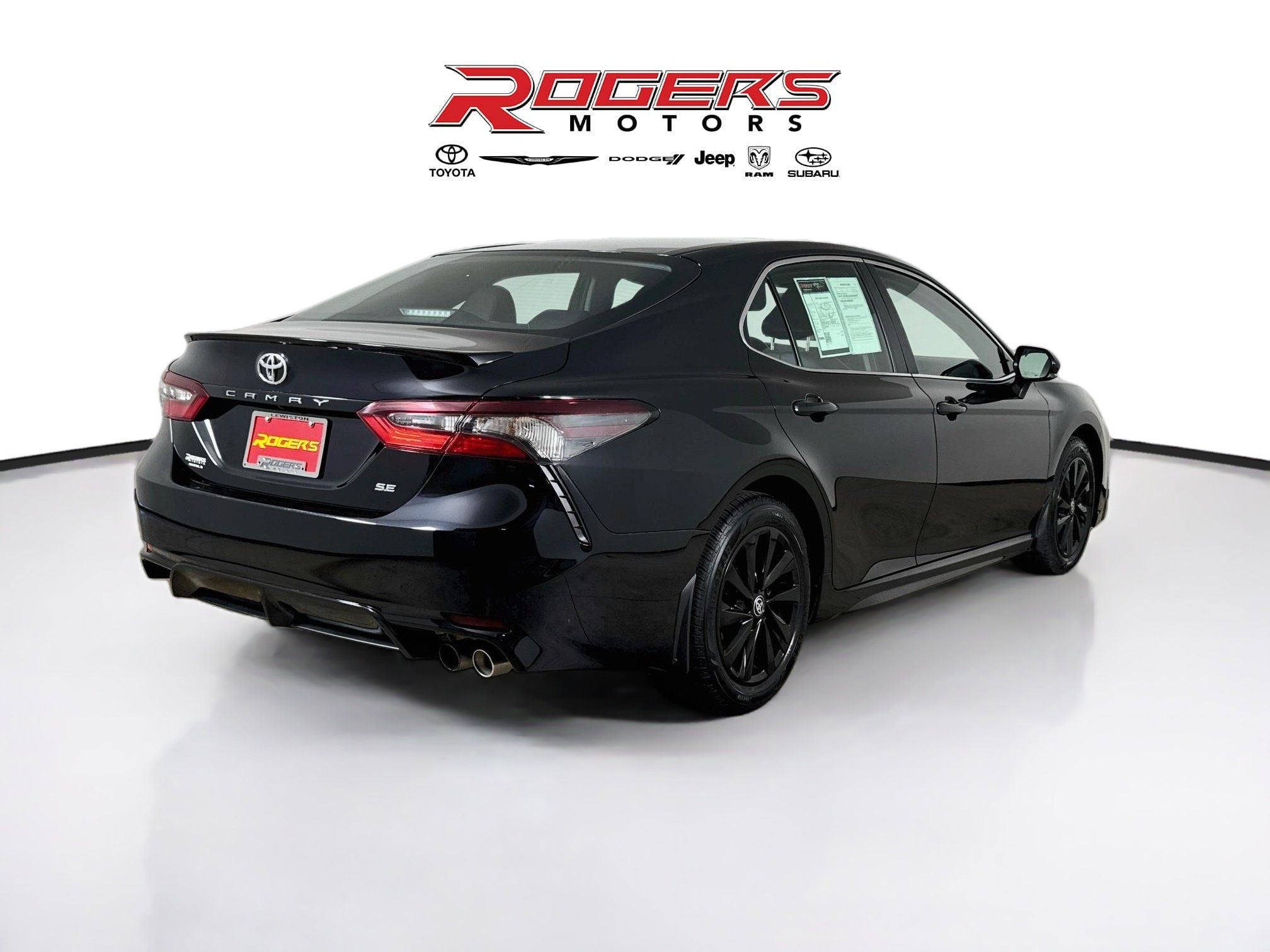 Used 2024 Toyota Camry SE FWD image 13