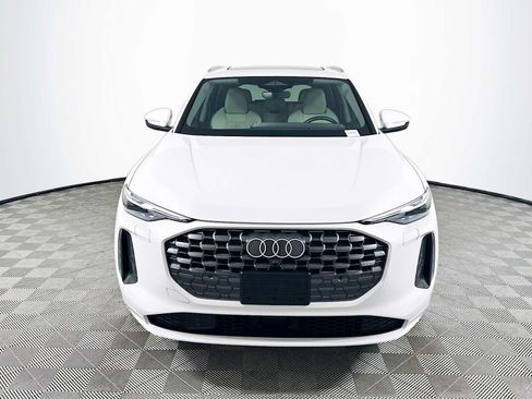 Certified 2025 Audi Q5 Premium Plus w/ Premium Plus image 2