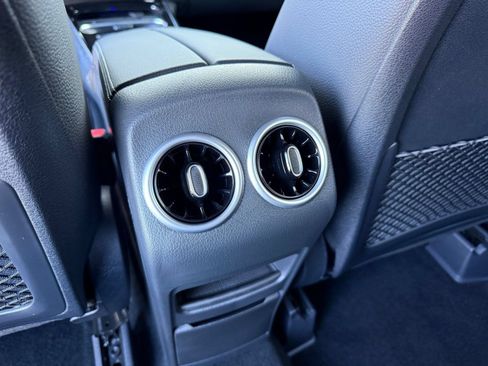Used 2026 Mercedes-Benz GLB 250 image 25