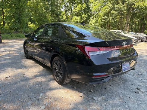Certified 2023 Hyundai Elantra SEL w/ Cargo Package FWD image 4