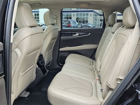 Used 2022 Lincoln Nautilus Reserve w/ Equipment Group 201A image 4