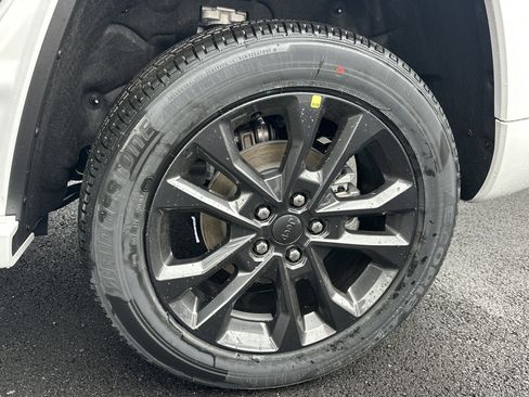 New 2026 Jeep Grand Cherokee Limited Reserve image 34