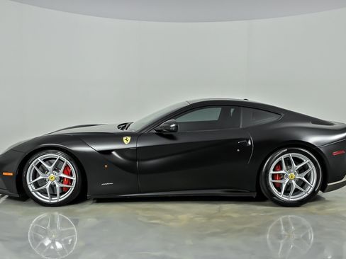 Used 2014 Ferrari F12 Berlinetta RWD image 7