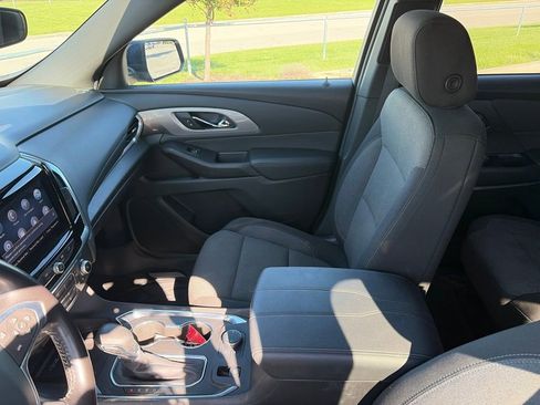 Used 2022 Chevrolet Traverse LT FWD image 51