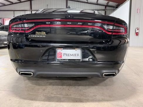 Used 2023 Dodge Charger SXT RWD image 4