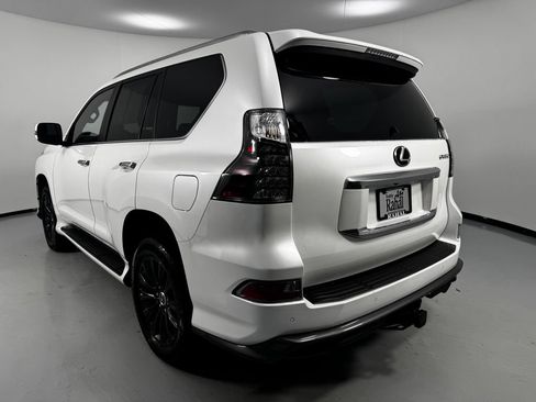 Used 2023 Lexus GX 460 Luxury w/ Sport Design Package AWD/4WD image 5