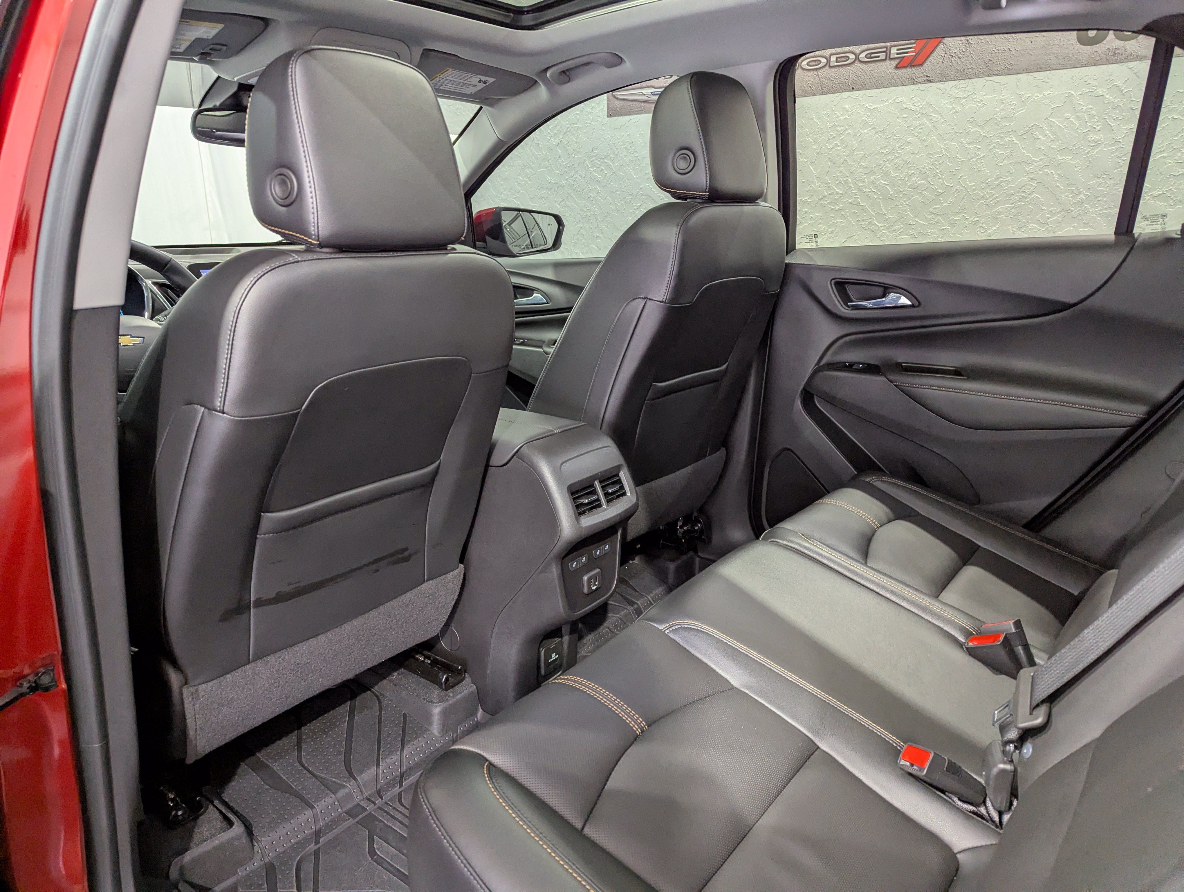 Used 2023 Chevrolet Equinox Premier AWD/4WD image 10