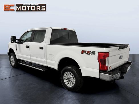 Used 2019 Ford F250 XLT w/ XLT Value Package image 4