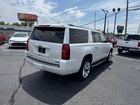 Used 2018 Chevrolet Suburban Premier AWD/4WD image 7
