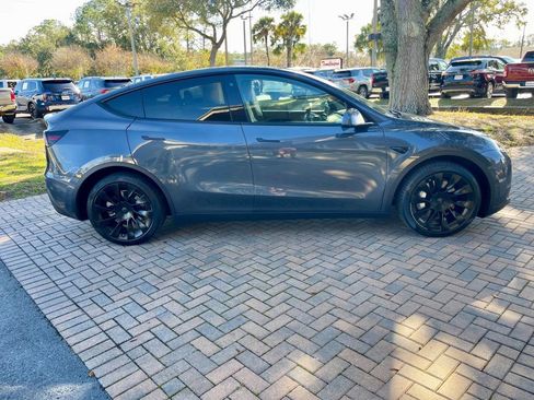Used 2020 Tesla Model Y Long Range image 7