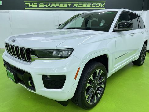 Used 2023 Jeep Grand Cherokee Overland AWD/4WD image 5