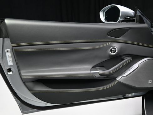 Used 2022 Ferrari Portofino M RWD image 55