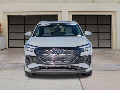 Used 2025 Audi Q4 e-tron Premium w/ Convenience Package AWD/4WD image 6