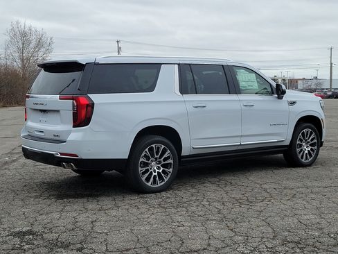 New 2026 GMC Yukon XL Denali AWD/4WD image 7