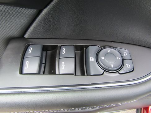 Used 2024 Buick Envision Preferred AWD/4WD image 25