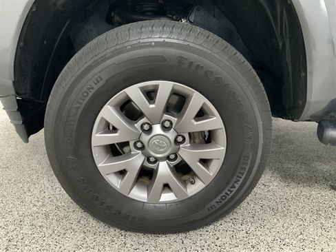 Used 2018 Toyota Tacoma SR5 image 9