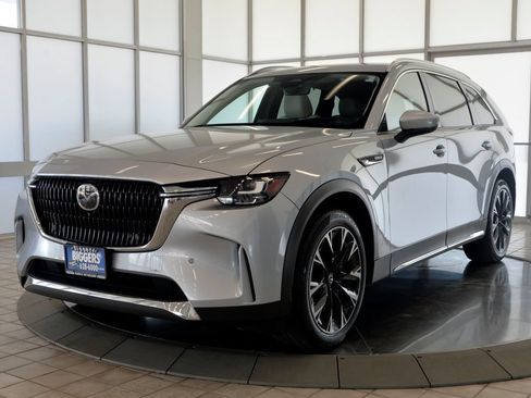 Certified 2024 MAZDA CX-90 Plug-In Hybrid w/ Premium Plus AWD/4WD image 4