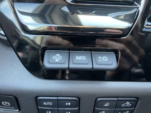 Used 2022 Chevrolet Silverado 1500 ZR2 w/ Technology Package image 19