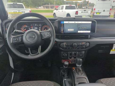 New 2025 Jeep Gladiator Mojave w/ Convenience Group image 33