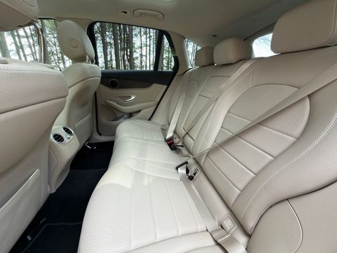 Used 2019 Mercedes-Benz GLC 300 4MATIC image 13