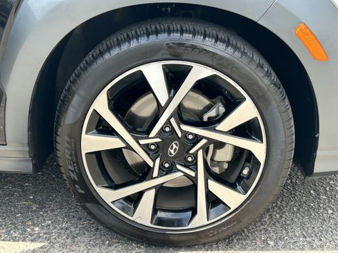 Used 2023 Hyundai Kona Limited FWD image 7