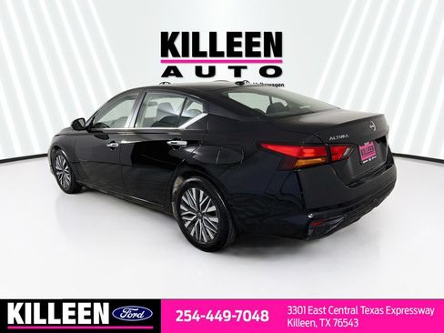 Used 2025 Nissan Altima 2.5 SV FWD image 7