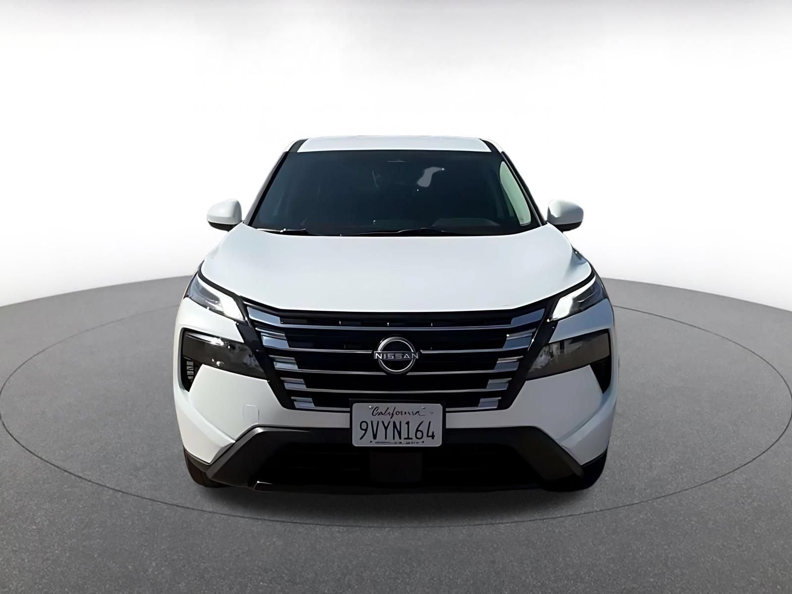 Used 2026 Nissan Rogue SV FWD image 3