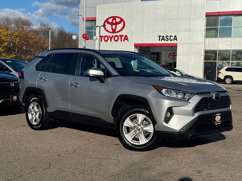 Used 2021 Toyota RAV4 XLE image 1
